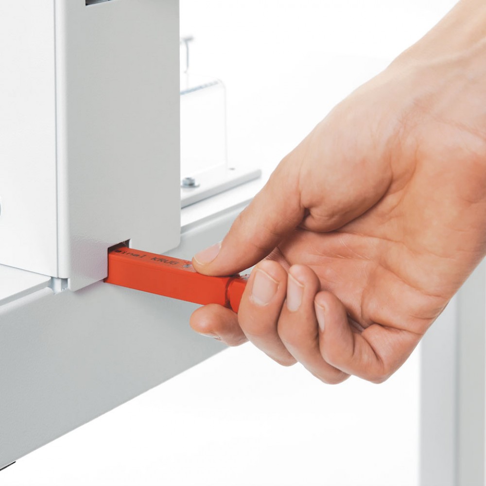 Triumph 4305 167/8" Manual Tabletop Paper Cutter