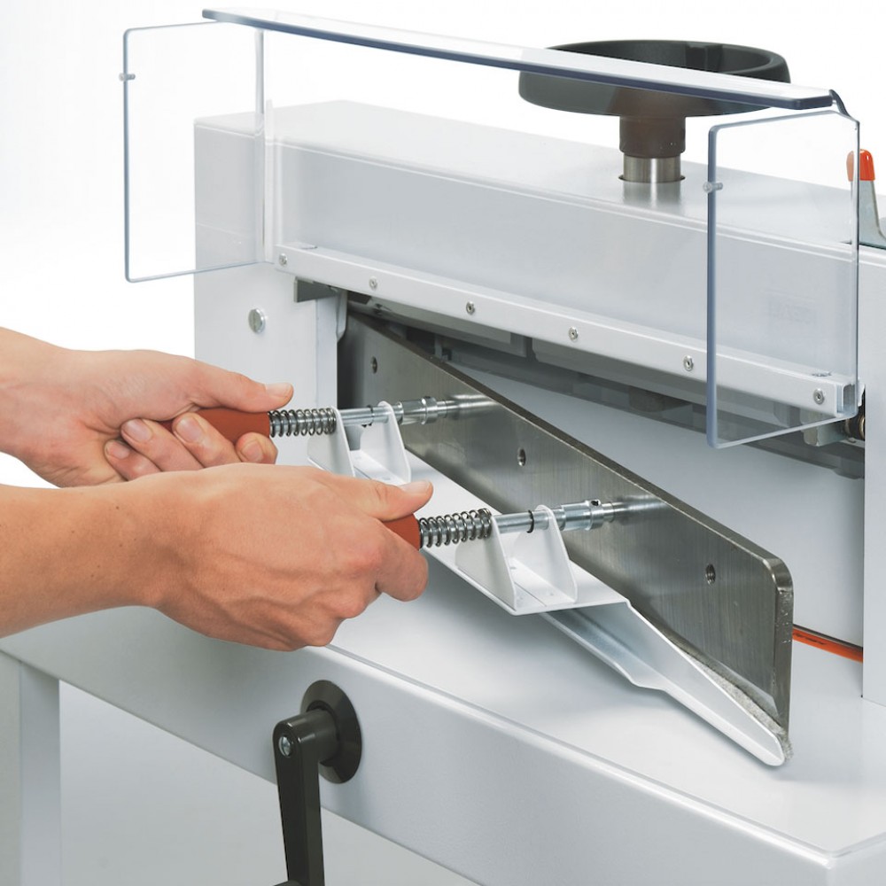 Triumph 4705 183/4" Manual Tabletop Paper Cutter