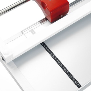 Triumph™ 0135 Large Format Floor Model Rotary Trimmer Triumph™ 0135 Large Format Floor Model Rotary Trimmer